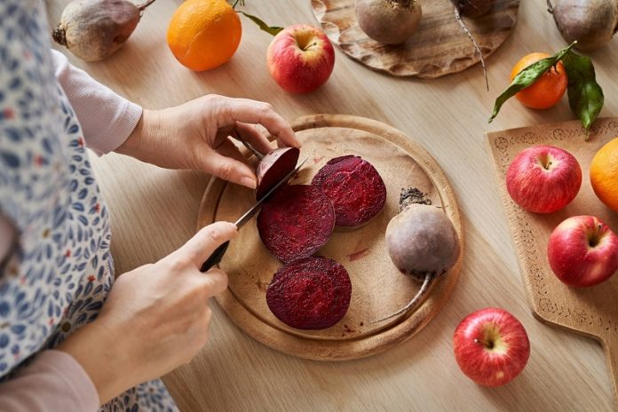 New study finds out why beetroot juice could help lower blood pressure in older adults