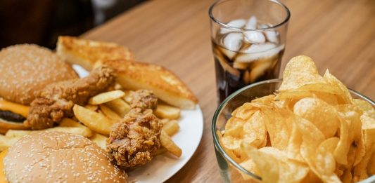 High-fat diet quickly impairs memory in older adults, study finds